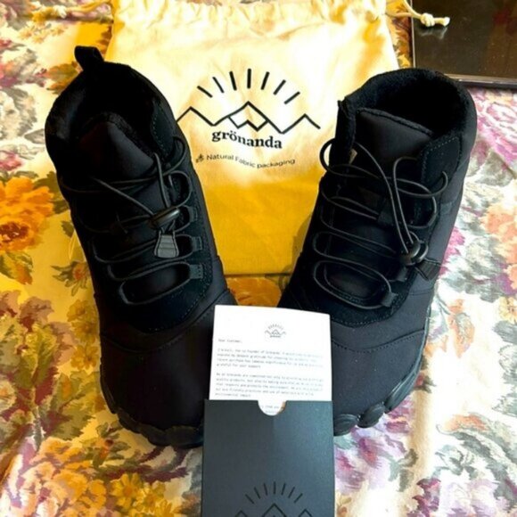 NEW Unisex Paleo Black Hightop Barefoot Shoes by Gronanda size 43 - Picture 1 of 5